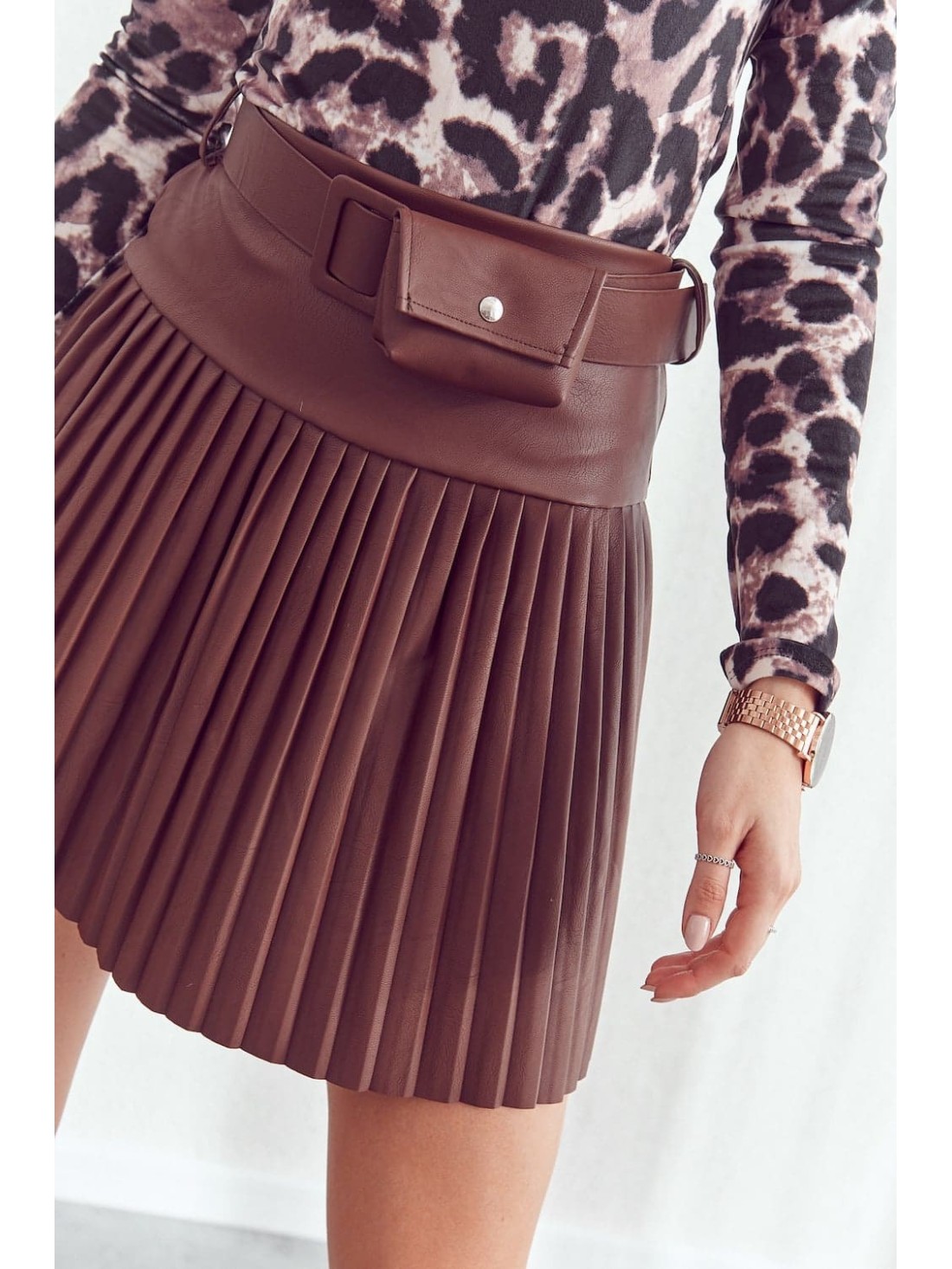 Pleated skirt made of eco-leather, dark brown 7965 - Online store - Boutique